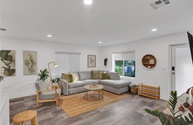 1121 Southwest 15th Avenue Gallery 3