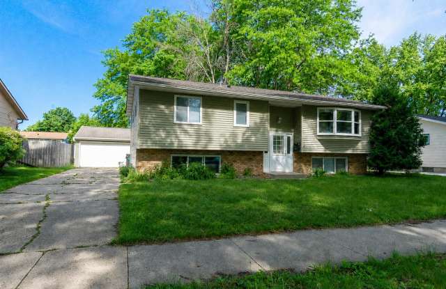 Abundant space & storage throughout this updated 4br home! photos photos Abundant space & storage throughout this updated 4br home! photos photos