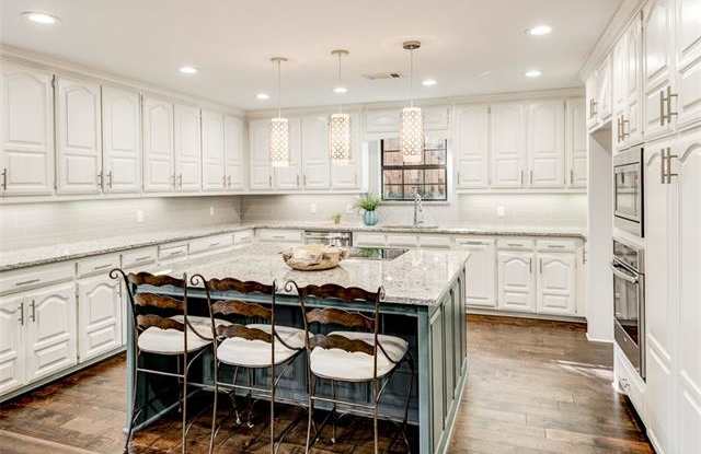 3209 Eaton Circle Gallery 2