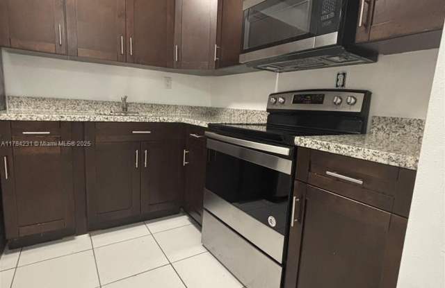 140 Royal Palm Rd photos photos