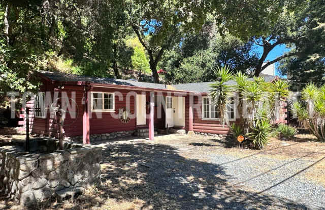 Charming Carmel Valley Retreat in Carmel Unified School District! - 21 Southbank Road, Carmel Valley Village, CA 93924