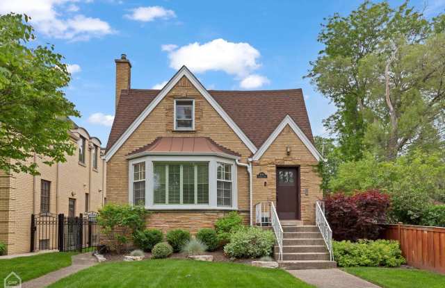 4550 W Thorndale Avenue - 4550 West Thorndale Avenue, Chicago, IL 60646