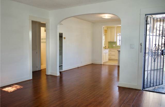 10329 Plainview Avenue Gallery 2