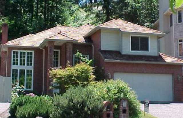 Beautiful air conditioned home at Village on the Lake, EV plug in the garage photos photos
