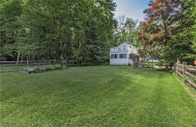 15879 Hemlock Road Gallery 1