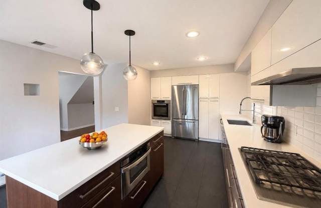 217 Slocum Way Gallery 3