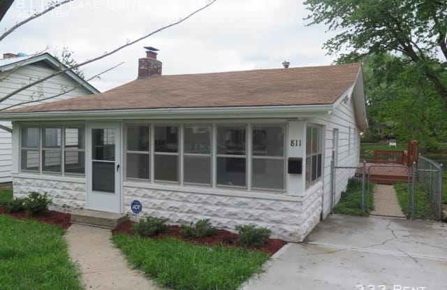 811 S Lake Drive - 811 S Lake Dr, Independence, MO 64053