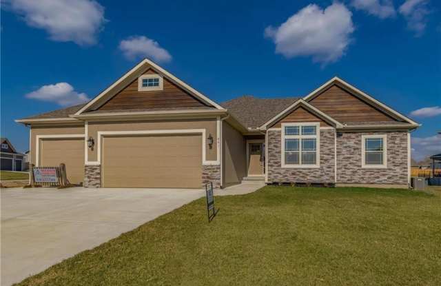 1206 Ragan Drive - 1206 Reagan Drive, Pleasant Hill, MO 64080