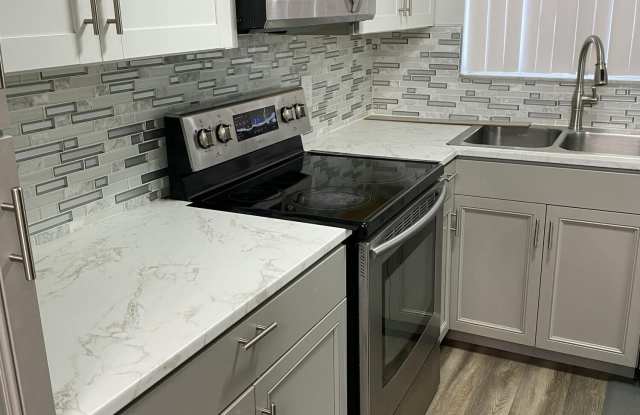 6890 Royal Palm Boulevard photos photos