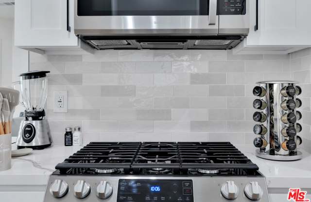6116 South La Cienega Boulevard photos photos