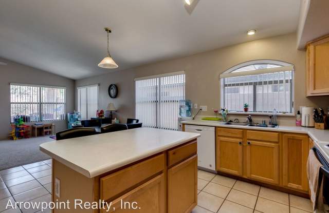 4426 E. Lone Cactus Drive Gallery 3