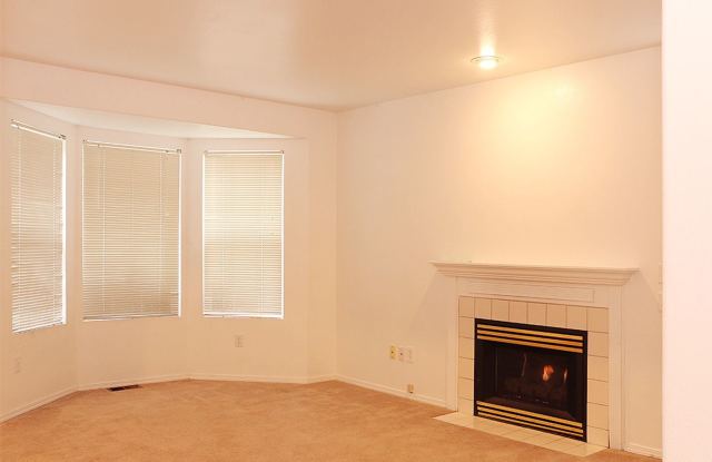 4993 SW Roseberry Street Gallery 3
