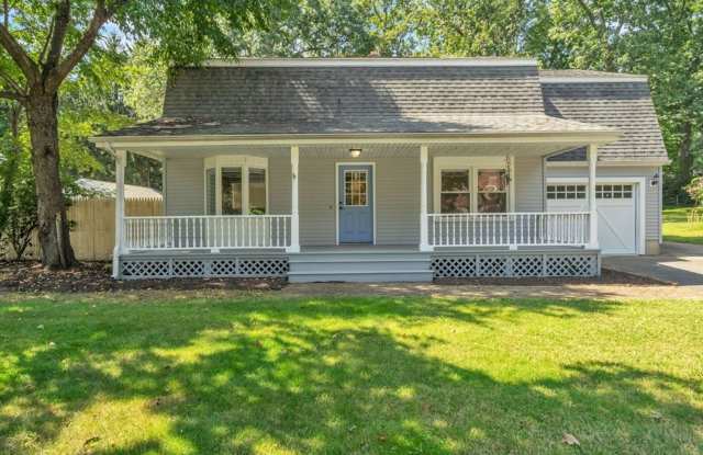 Large 3-bedroom Single Family ALL utilities INCLUDED - 52 Bairdcrest Road, Springfield, MA 01118