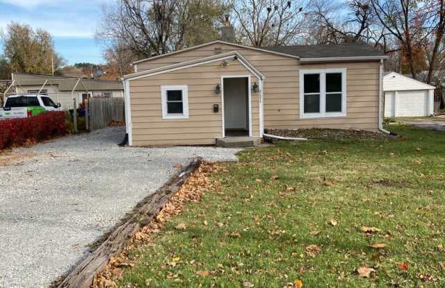 Spacious 3‑Bedroom, 1‑Bath Home - East Side Location photos photos