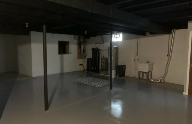 Private 4 Bedroom 2 1/2 Bath House Gallery 3