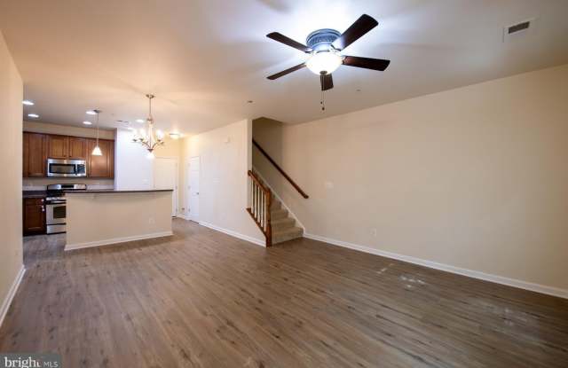 22367 CONCORD STATION Terrace Gallery 3