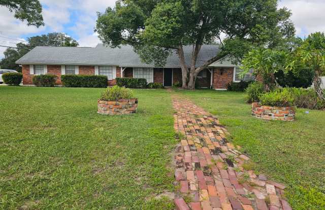 Available! Pool Home In Brandon! Gallery 1