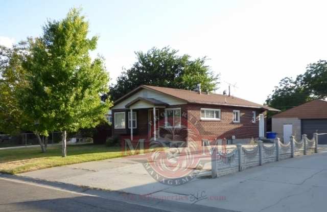 Great 4 Bd 2 Bath Home in Sandy photos photos Great 4 Bd 2 Bath Home in Sandy photos photos