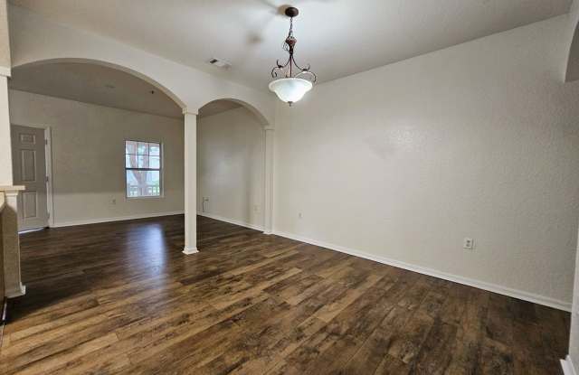 Don't Miss Our Fall Special! Adorable 2 bedrooms 2 baths recently remodeled rental home available in Groveland Gallery 3