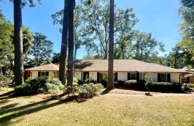4 Bedroom 3 Bathroom Water Front House for Rent in Brandon 047!! Gallery 3