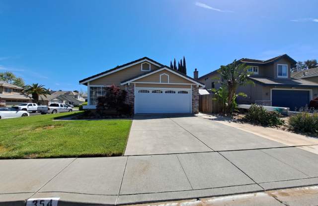 Unique Design, Corner Lot, with Pool & Landscaping Service Gallery 4
