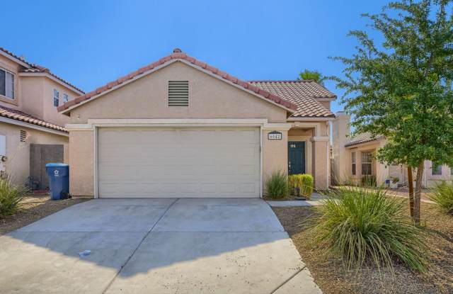 Beautifully Updated 3 Bedroom Home with Designer Kitchen & Cozy Fireplace photos photos
