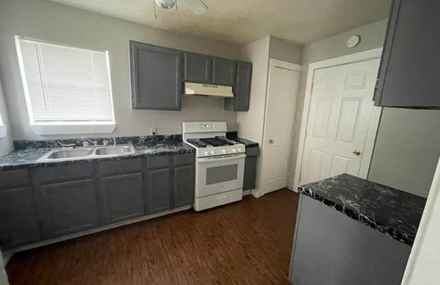 1737 Oak Hill Circle Gallery 3