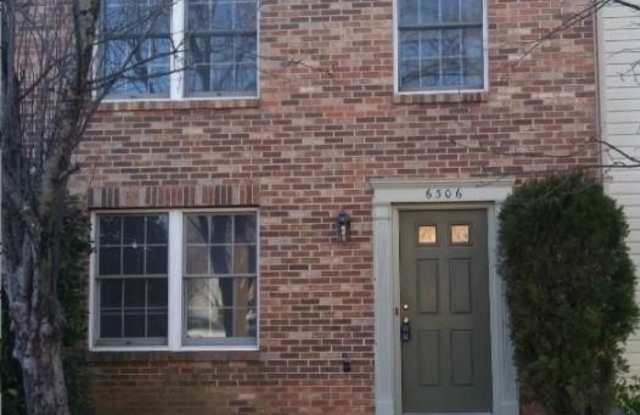 6306 BETSY ROSS CT - 6306 Betsy Ross Court, Centreville, VA 20121