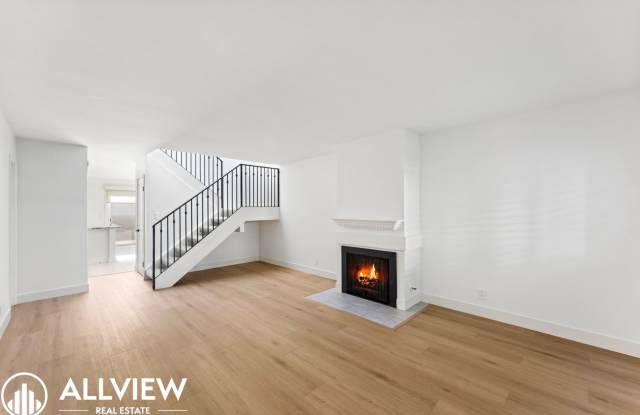 Gorgeous 3 Bed/2.5 Bath in Newport Beach Available Now! photos photos