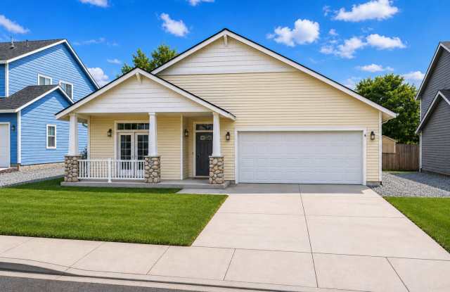 Pet friendly 3 bedroom home availanle June 1st! photos photos