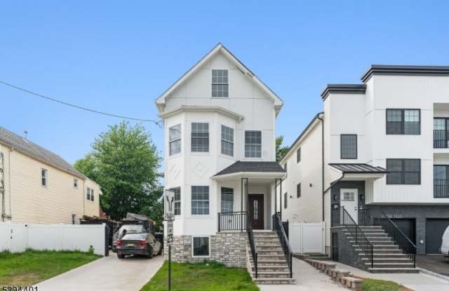 614-616 Meadow St - 614-616 Meadow Street, Elizabeth, NJ 07201