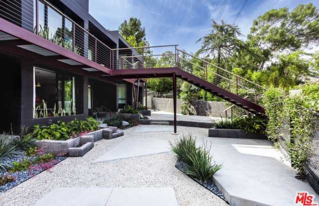 2811 Waverly Dr Gallery 3