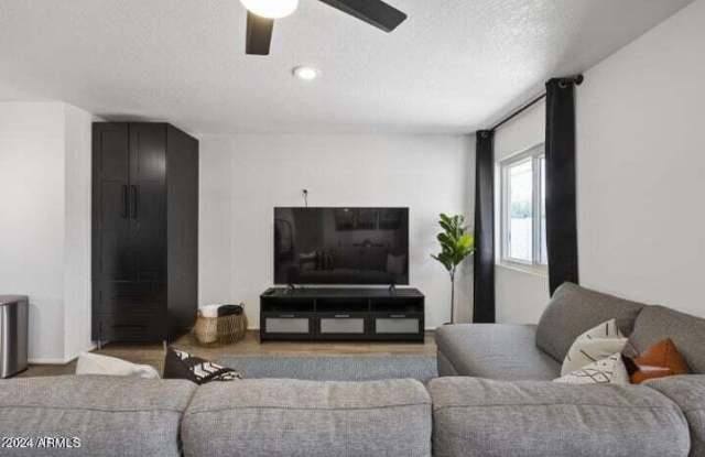 2554 E VILLA RITA Drive Gallery 3