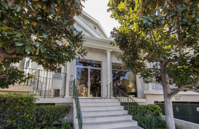 Remodeled 2 BEDROOM/2 BATH in the Heart of Sherman Oaks! - 4520 Natick Avenue, Los Angeles, CA 91403 Remodeled 2 BEDROOM/2 BATH in the Heart of Sherman Oaks! - 4520 Natick Avenue, Los Angeles, CA 91403
