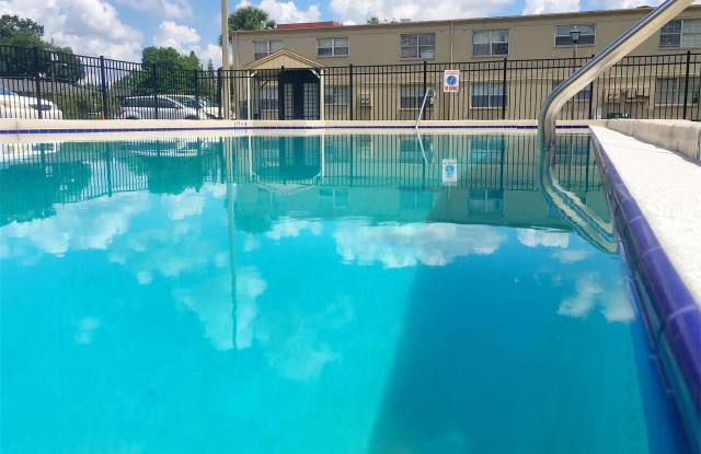 442 West Oak Ridge Rd | Apt #107 Gallery 2
