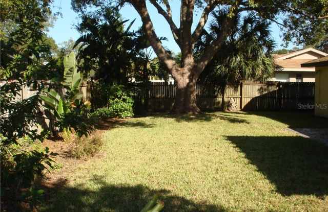 3330 FOX HILL DRIVE Gallery 2