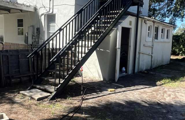 604 Hart St Gallery 2