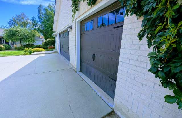 Gorgeous Holladay Home! Gallery 4