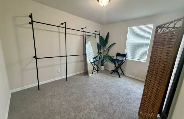335 Sarah Nicole Way Gallery 2