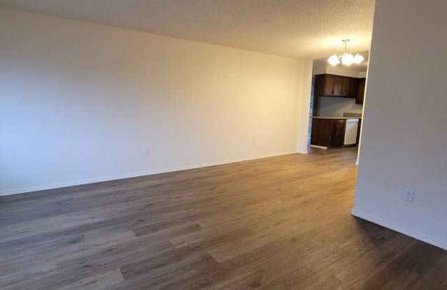 1824 Cedarcrest Drive S Gallery 4