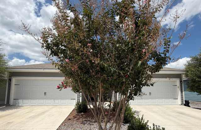 Luxury 3/2 Duplex in Seguin, Texas photos photos Luxury 3/2 Duplex in Seguin, Texas photos photos