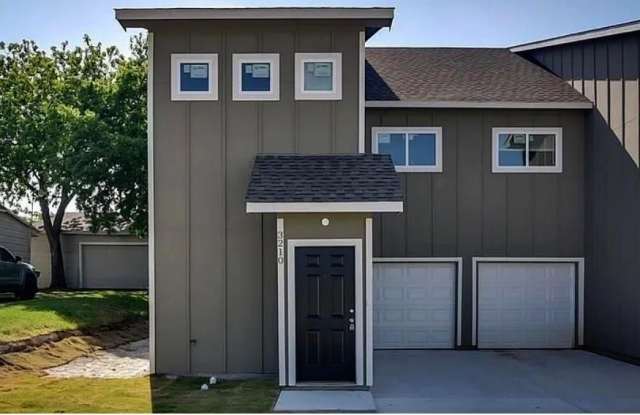 7921 Doreen Avenue - 7921 Doreen Avenue, Fort Worth, TX 76116