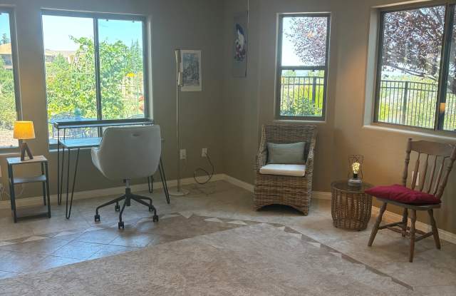 1065 Longview Drive Gallery 2