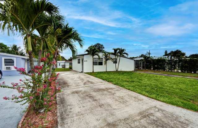 The perfect 3/2 single home in Margate - Washer and Dryer in unit - Special Deposit $995 w/ approved credit! photos photos