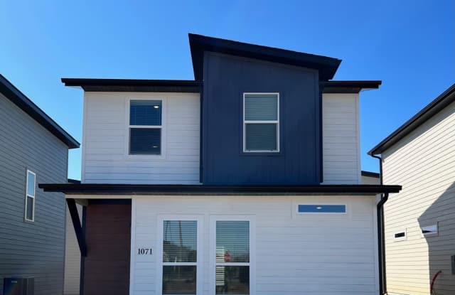 Now Leasing - Featherston Village - Modern Living- Special 1/2 off first months rent!! photos photos