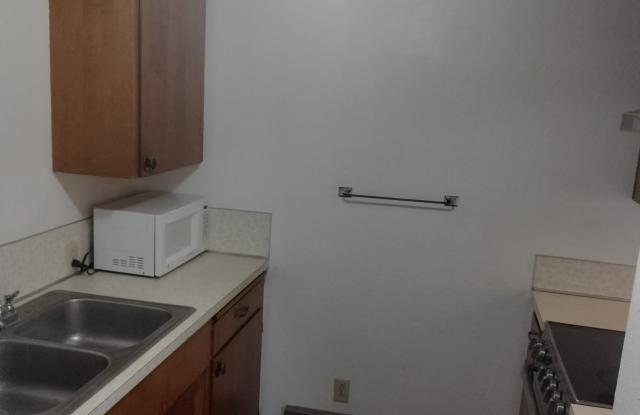 419 SW Paiute Street #C Gallery 3