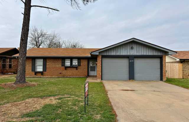 Lovely home in Expressway Village offering 3 bedrooms and a Jack  Jill bathroom. photos photos