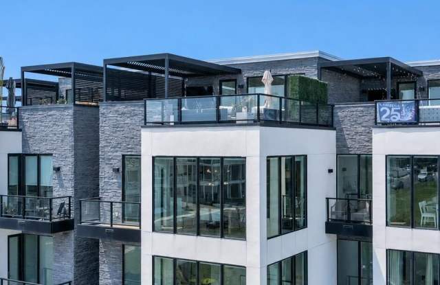 200 Ocean Avenue N photos photos