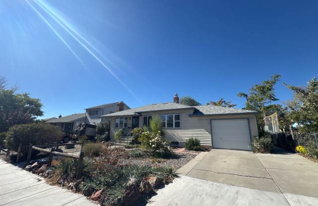 COMPLETELY RENOVATED 2/bed 2 bath in Reno! Gallery 3