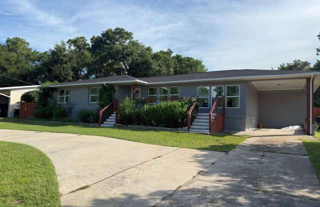 2720 Bayou Blvd photos photos